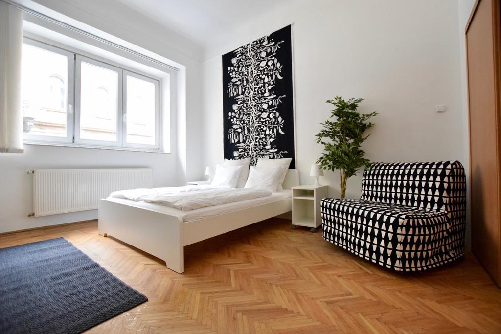 Budget Apartment By Hi5 - Akacfa 4 Будапеща Екстериор снимка